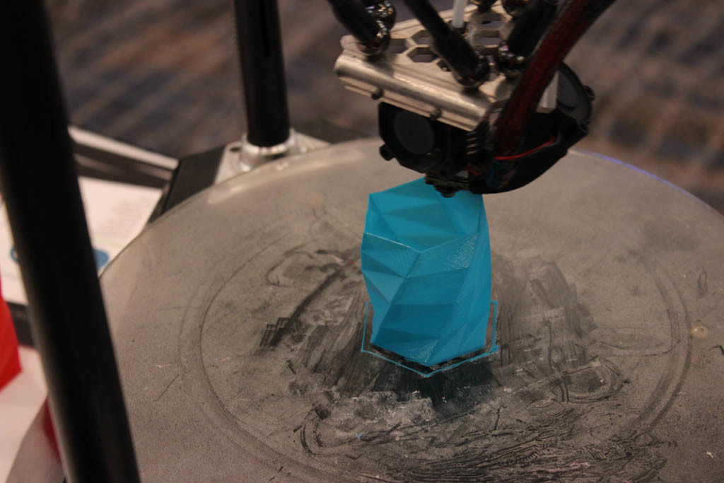 3D Printing a blue vase